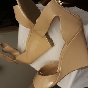 NWT Rouge Nude Wedge Sandle Size 8. Heel 4"